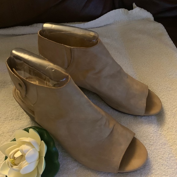 Madden Girl Sandals - Picture 3 of 8